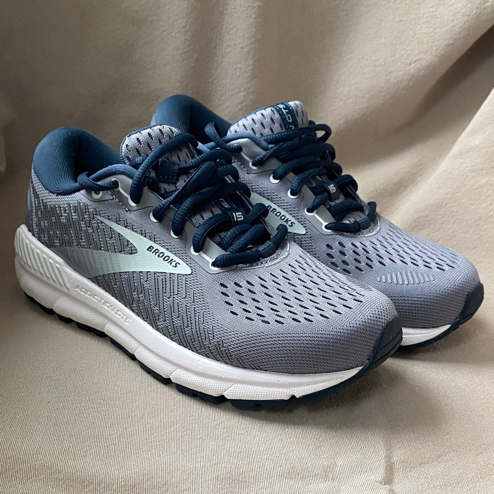 New Brooks addiction GTS 15 Women's Sneakers in Gray/Blue size 6.5 wide